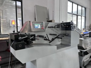 <span class=keywords><strong>Machine</strong></span> <span class=keywords><strong>à</strong></span> fabriquer des fermetures éclair en plastique imperméable LiuTech, <span class=keywords><strong>machine</strong></span> <span class=keywords><strong>à</strong></span> fabriquer des sacs <span class=keywords><strong>à</strong></span> fermeture éclair, <span class=keywords><strong>machine</strong></span> <span class=keywords><strong>à</strong></span> extruder des sacs <span class=keywords><strong>à</strong></span> fermeture éclair auto-scellants - Product Image 5