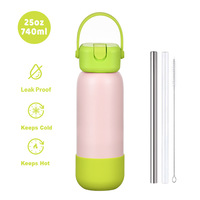 Bouteille d'eau sport isotherme en acier inoxydable de 740 ml avec paille et bec contrastant, portable