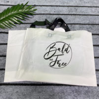 Offre spéciale Sacs en plastique pour magasin de commerce avec poignée souple Sacs à provisions cadeaux pour boutique