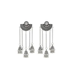 Pendientes de media luna tallados en aleación antigua de alta gama, estilo étnico retro vintage, con borlas de Siam, de inspiración europea y americana, transfronterizos - Product Image 5