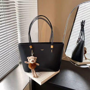 Bolso de Hombro para Mujer con Colgante de Oso, Gran Capacidad, Bolso Bandolera Marrón, Bolso Mensajero de Alta Calidad para Mujer - Product Image 2