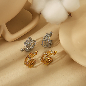 Pendientes de Diamantes en Forma de C, Chapados en Oro de 18K, Acero Inoxidable, Diseño Trenzado, para Uso Diario de Mujeres - Product Image 2