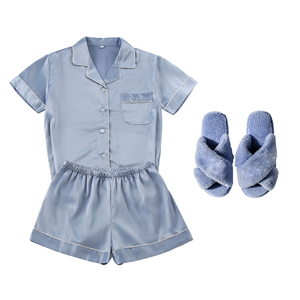 Il <span class=keywords><strong>pigiama</strong></span> in <span class=keywords><strong>raso</strong></span> da donna abbina il Set di indumenti da notte corti con pantofola in peluche e le sue dimensioni - Product Image 1