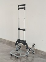 Chariot à main rétractable pour escaliers en argent