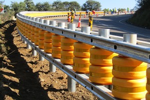 Sistema de Seguridad para Protección Contra Impactos de Vehículos en Entradas y Salidas de Túneles de Carretera, Puentes y Carreteras Peligrosas, Barrera de Rodillos - Product Image 6