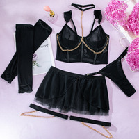 Ensemble de lingerie rose tendance en résille, soutien-gorge à armatures séduisant et jupe avec chaînes métalliques, tenue exotique 4 pièces pour une allure audacieuse