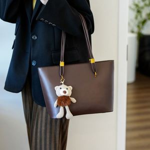Maxfree Nouveau Sac à Bandoulière Rétro pour Femme, Vente Chaude Directe d'Usine, Grand Sac Fourre-Tout en Cuir PU de Grande Capacité - Product Image 2