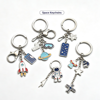 Porte-clés personnalisé en alliage de zinc léger et étanche, motif mascotte de dessin animé mignon, ornement pour la décoration quotidienne de la maternelle