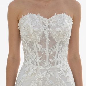 Abito da sposa a sirena personalizzato 2026 con applicazioni in pizzo, scollo a cuore senza spalline, strascico a cappella, per la chiesa - Product Image 3