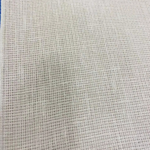 Tissu en coton et lin tissé léger et élégant avec finition teinte unie, texture douce et respirante, et confort optimal toute la journée - Product Image 1