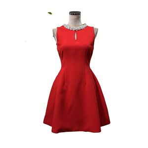 OUDINA Robe courte trapèze élégante avec strass pour femme Robe d'été lavable de couleur unie sans manches pour femme - Product Image 1
