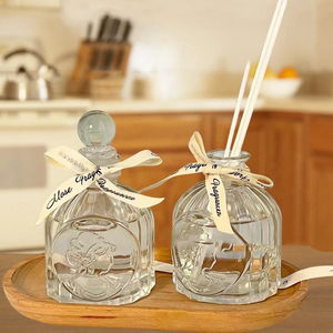 Botella de Perfume Vintage con Relieve, Botella de Vidrio para Aromaterapia con Tapa Sellada, Botella Vacía Transparente para Arreglos Florales - Product Image 5