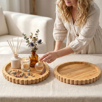 Houten schaal met gegolfde rand, op maat gemaakt logo, voor cake, snacks, gedroogd fruit, decoratief voor de woonkamer, kaarsenhouder.