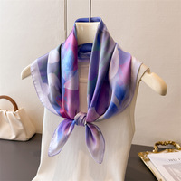 Foulard carré en soie de luxe 2026 pour femme, motif floral 70x70, accessoire pour la tête, le cou et les cheveux, hijab, foulard Di Seta