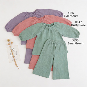 Set <span class=keywords><strong>di</strong></span> Abbigliamento Casual per Ragazze: <span class=keywords><strong>Camicia</strong></span> Oversize a Maniche Lunghe e Pantaloni in <span class=keywords><strong>Mussola</strong></span> <span class=keywords><strong>di</strong></span> Cotone 100% Biologico - Product Image 3