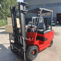 Chariot élévateur à batterie fiable de 2 tonnes avec grande batterie et système de changement rapide pour une utilisation en double service dans les centres de distribution