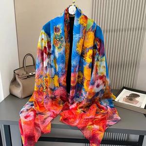 وشاح نسائي بملمس حريري، تصميم جديد ناعم وسلس من البوليستر، طويل مع طباعة زهور، جودة عالية منسوجة للصيف للبالغين - Product Image 3