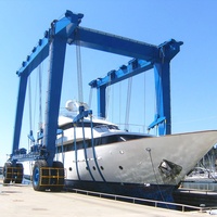 Grue de levage marine professionnelle robuste de 350 à 1200 tonnes pour la mise à l'eau des navires en chantier naval