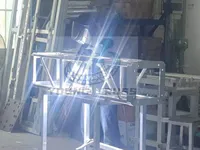 Atril de aluminio Rectangular curvo de fábrica, exhibición de podio plegable y portátil para espectáculo de eventos de escenario