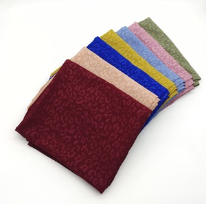 Ultimo Modello di Turbante Musulmano all'Ingrosso, Hijab in Chiffon con Stampa Leopardata, Sciarpa alla Moda per Donne - Product Image 6