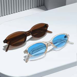 Gafas de Sol Retro de Moda 2026 con Logotipo Personalizado, Montura Pequeña de PC para Hombre, Estilo Punk, UV400, Remaches, Ovaladas, Ojo de Gato, para Mujer - Product Image 3