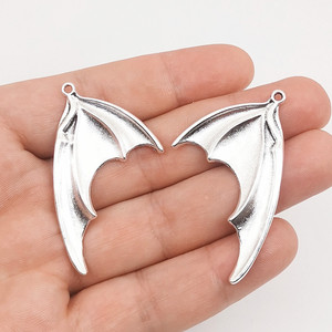 Pendentif vintage gothique sombre d'Halloween en forme d'aile <span class=keywords><strong>de</strong></span> chauve-souris ou <span class=keywords><strong>de</strong></span> <span class=keywords><strong>dragon</strong></span> en alliage <span class=keywords><strong>de</strong></span> zinc, accessoires <span class=keywords><strong>de</strong></span> bijoux DIY - Product Image 3
