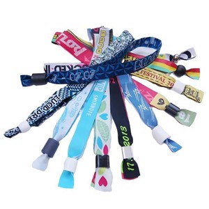 Bracelets en tissu personnalisés <span class=keywords><strong>Bracelet</strong></span> écologique pour événements et fêtes <span class=keywords><strong>Bracelet</strong></span> avec fermoir en <span class=keywords><strong>plastique</strong></span> - Product Image 1