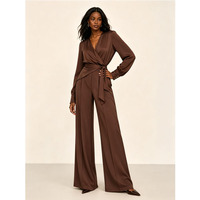 Ensemble pantalon deux pièces pour femme : haut à col en V et manches longues avec ceinture à nouer, pantalon taille haute à jambes larges – Tenue de bureau élégante