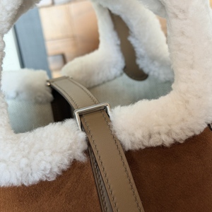 100% Artisan <strong>Handmade</strong> Hand-stitched Genuine Leather Bucket Bag Sheepskin Fur Bag for Women - Product Image 3