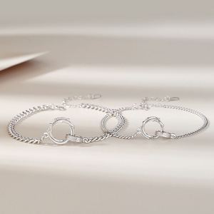 Juego de 2 Pulseras de Pareja con Anillo Mobius para Hombre y Mujer, Pulsera de Cadena Cubana con Eslabones Metálicos, Moderna y con Personalidad - Product Image 6