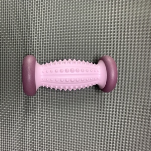 Massaggio del rullo del piede per la fascite plantare di sollievo e il massaggio di riflessologia del dolore dell'arco del piede del tallone per il rilassamento della mano della gamba posteriore - Product Image 5