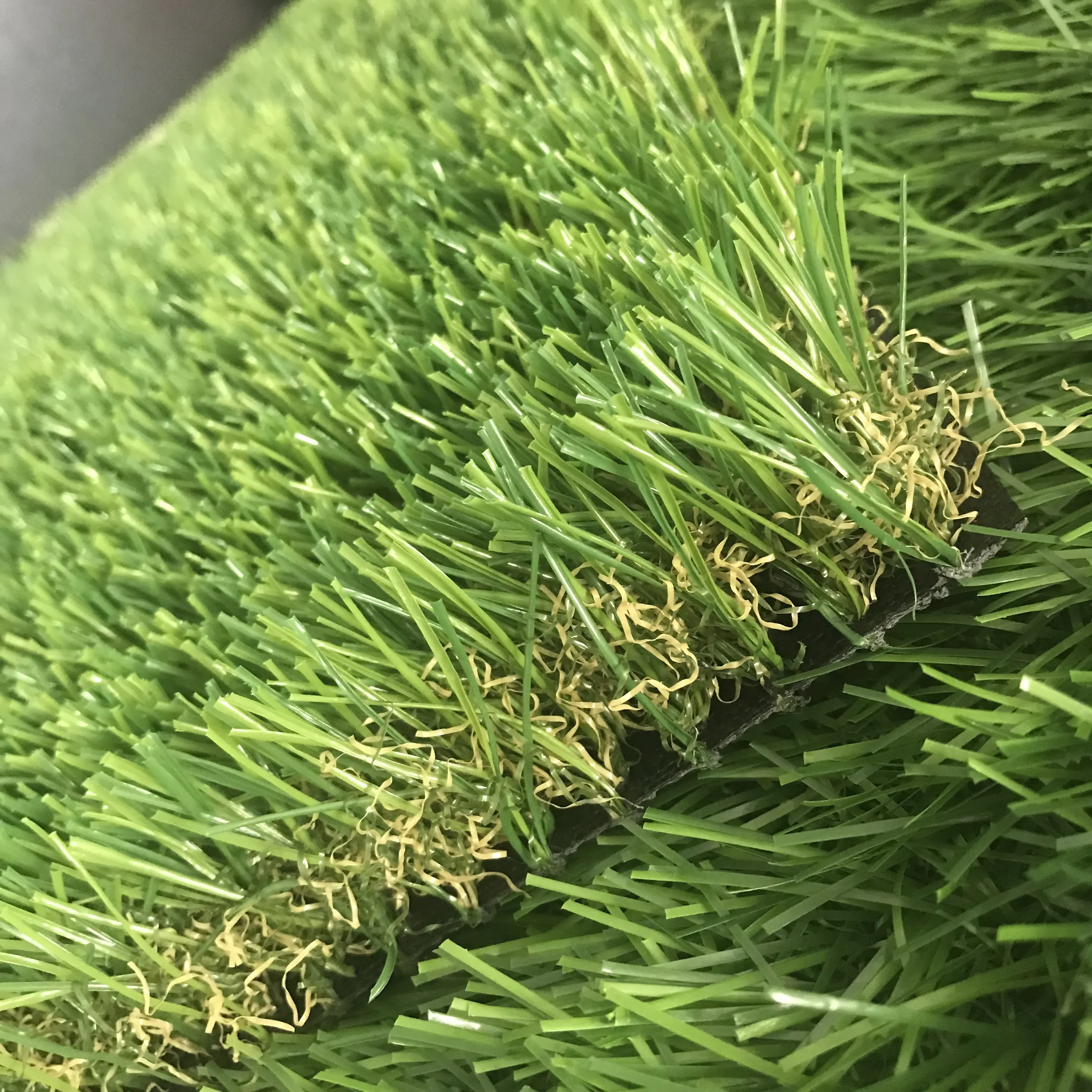 Ngoài trời tự nhiên tổng hợp Turf màu xanh lá cây cỏ Thảm bóng đá cỏ cảnh quan cỏ nhân tạo cho vườn