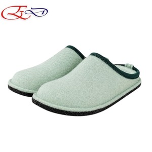Chaussons en feutre légers et chauds pour femmes, doux et confortables, avec semelle en latex, bout rond, pour l'intérieur et l'hiver - Product Image 1