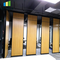 Cloison amovible en aluminium noir avec finition bois pour bureau et restaurant