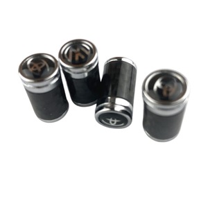 Ensemble de 4 bouchons de valve en fibre de carbone, bouchons de valve universels pour roues de voiture avec logo, en aluminium - Product Image 4