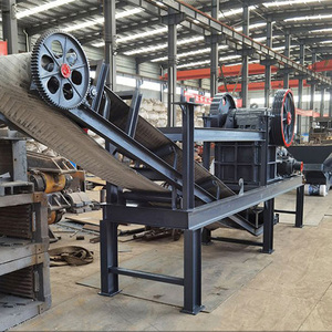 Vente directe usine – Concasseur à mâchoires portable d'occasion à moteur diesel, petit modèle, avec convoyeur et alimentateur - Product Image 2