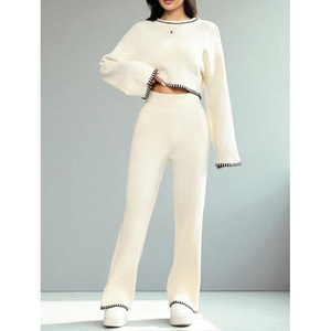Elegante Completo Casual da <span class=keywords><strong>Donna</strong></span> in 2 Pezzi, Set in Maglia a Coste, Top a Maniche Lunghe e Pantaloni a Gamba Larga con Finiture a Contrasto - Product Image 2