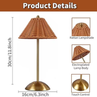 Lampe de table en métal à LED rechargeable sur batterie, design moderne, commande par capteur, intensité réglable, abat-jour doré, lumière chaude 3000K, salon