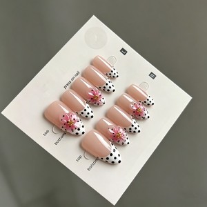 Ongles Press-On Courts 3D à Fleurs Colorées Style Français, Tendance Européenne et Américaine, pour Doigts, Boîte de 24 Pièces - Product Image 4
