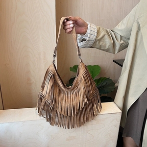 <span class=keywords><strong>Borsa</strong></span> a tracolla con frange stile Boho Vintage in pelle scamosciata <span class=keywords><strong>borsa</strong></span> a tracolla da donna di grande capacità Casual con nappe <span class=keywords><strong>postino</strong></span> sotto le ascelle - Product Image 4