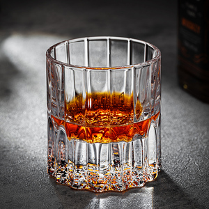 <span class=keywords><strong>Verre</strong></span> <span class=keywords><strong>à</strong></span> vin transparent <span class=keywords><strong>de</strong></span> 8oz sculpté <span class=keywords><strong>à</strong></span> la main en gros <span class=keywords><strong>verre</strong></span> <span class=keywords><strong>à</strong></span> whisky <span class=keywords><strong>à</strong></span> l'ancienne avec boîte-cadeau pour mariage et fête - Product Image 1
