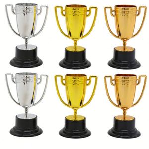Coupe de trophée miniature en plastique doré avec base ronde noire, prix abordable, logo personnalisé plaqué or, argent, bronze - Product Image 1