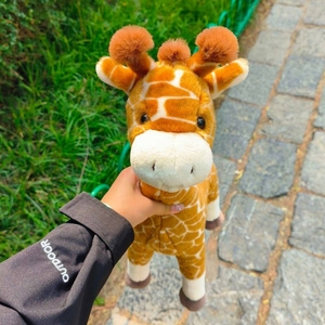 Peluche <span class=keywords><strong>Girafe</strong></span> de Haute Qualité 40 cm (16 Pouces) – Jouet en Peluche Animal de la Savane, Idéal pour la Décoration, Vente en Gros - Product Image 3