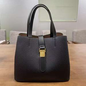 Grand sac à main fourre-tout blanc pour femmes de créateur, couleur unie, style professionnel, résistant à l'eau et à la fermeture éclair, portable, en PU pour un usage quotidien - Product Image 6