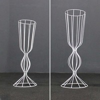 Support floral de mariage moderne en fil métallique doré et blanc, élégant, pour allée centrale, grand vase, centre de table pour événements et fêtes