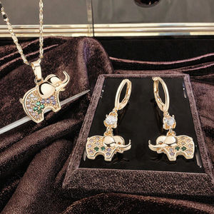 طقم قلادة عنق ماسية قلادة رقص ذاتية الصنع من الفولاذ المقاوم للصدأ خطاف عظمي سمك ذهبي 50 جرام من العارضين قلادات مزيفة للرجال عصرية - Product Image 4