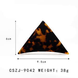 YIYI Pinces à <span class=keywords><strong>cheveux</strong></span> simples et sophistiquées de 9,5 cm, pinces à griffes rétro texturées effet écaille de tortue, pinces à <span class=keywords><strong>cheveux</strong></span> triangulaires en acétate pour femmes - Product Image 2