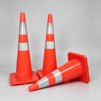 Cônes de signalisation routière de 36 pouces en PVC souple rouge pour le contrôle du trafic et le stationnement, avec base en PVC, faciles à ranger