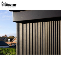Panneau WPC imperméable pour décoration extérieure de façade de maison Revêtement mural composite léger et durable anti-UV en plastique
