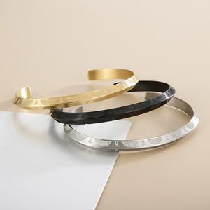 Bracelet manchette en acier inoxydable de haute qualité, nouveau design personnalisé, tendance 2024 - Product Image 6